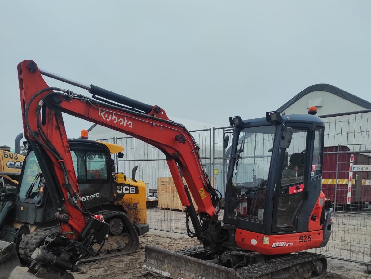 Minikoparka Kubota KX101-3 alpha do wynajmu na posesje i budowy - Grubarobota